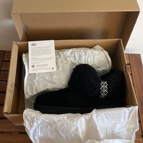 UGG Classic Ultra Mini Braid Booties Black USA Women Size 8/UK 6/EU 39 - Picture 13 of 14
